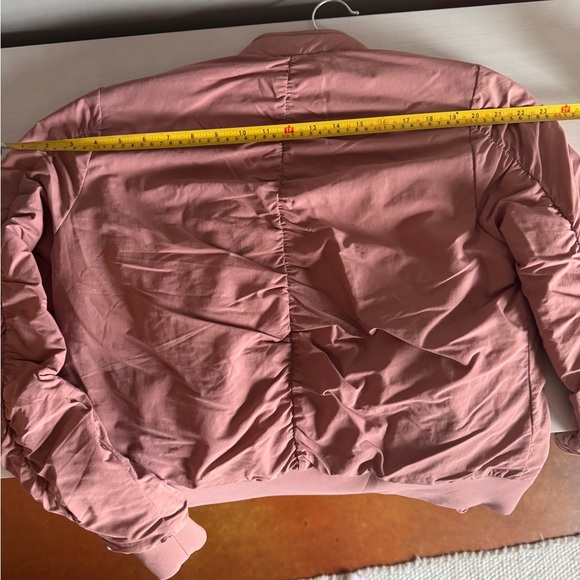 Lululemon Size 8 Warm Two Ways Reversible Bomber Jacket Mauve Pink EUC - Picture 8 of 11
